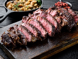 Телешки / говежди рибай (rib eye) стек на тиган (мидиъм реър) - снимка на рецептата Телешки / говежди рибай (rib eye) стек на тиган (мидиъм реър) - снимка на рецептата